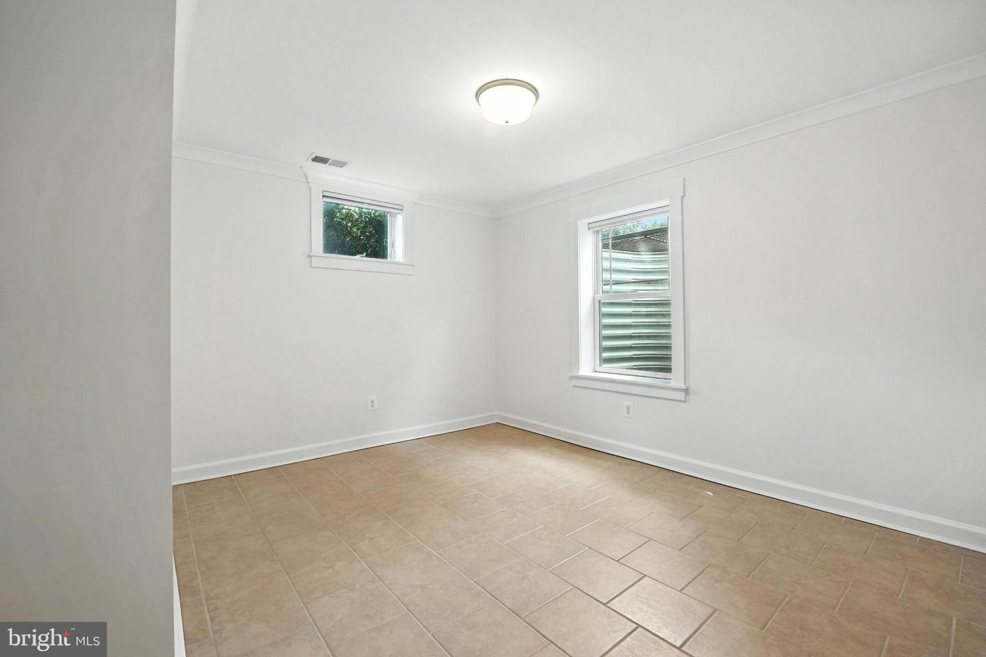 11 W DEL RAY AVE, ALEXANDRIA, Virginia 22301, 6 Bedrooms Bedrooms, ,5 BathroomsBathrooms,Residential,For sale,11 W DEL RAY AVE,VAAX2048146 MLS # VAAX2048146