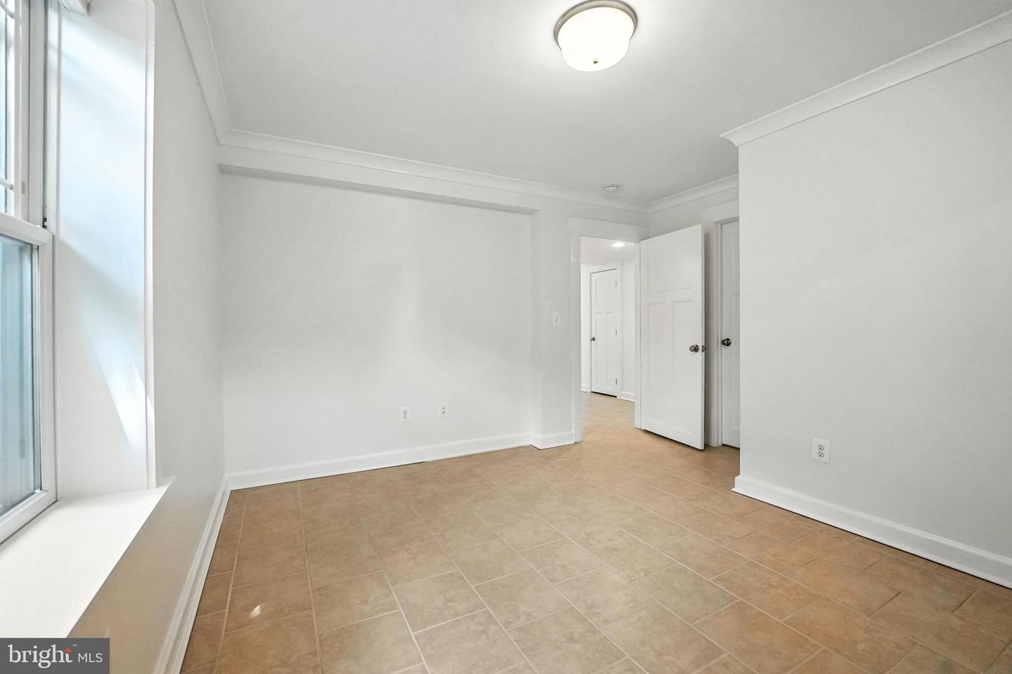 11 W DEL RAY AVE, ALEXANDRIA, Virginia 22301, 6 Bedrooms Bedrooms, ,5 BathroomsBathrooms,Residential,For sale,11 W DEL RAY AVE,VAAX2048146 MLS # VAAX2048146