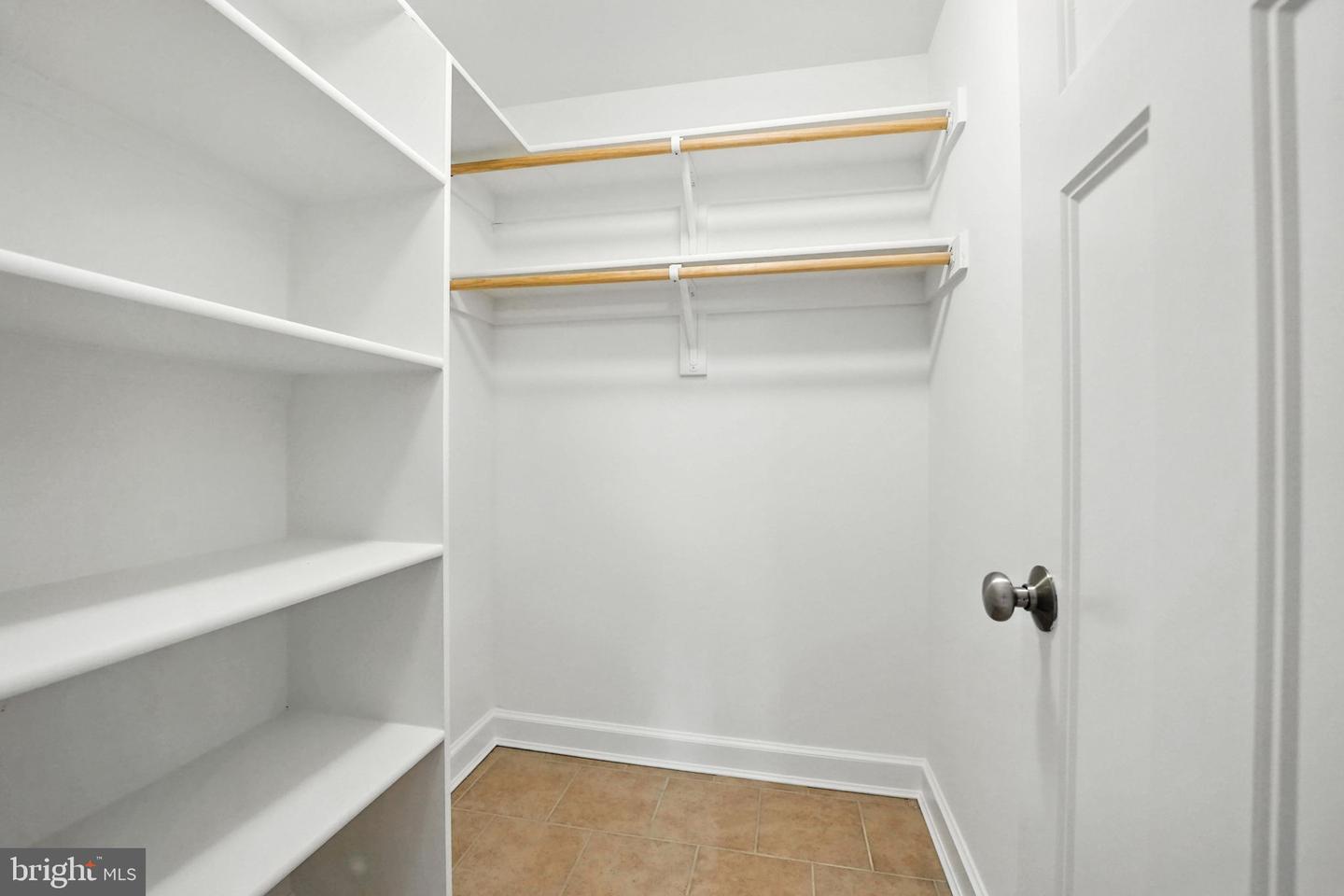 11 W DEL RAY AVE, ALEXANDRIA, Virginia 22301, 6 Bedrooms Bedrooms, ,5 BathroomsBathrooms,Residential,For sale,11 W DEL RAY AVE,VAAX2048146 MLS # VAAX2048146
