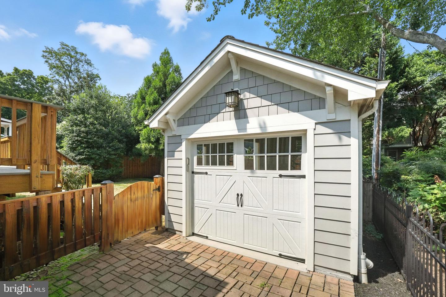 11 W DEL RAY AVE, ALEXANDRIA, Virginia 22301, 6 Bedrooms Bedrooms, ,5 BathroomsBathrooms,Residential,For sale,11 W DEL RAY AVE,VAAX2048146 MLS # VAAX2048146