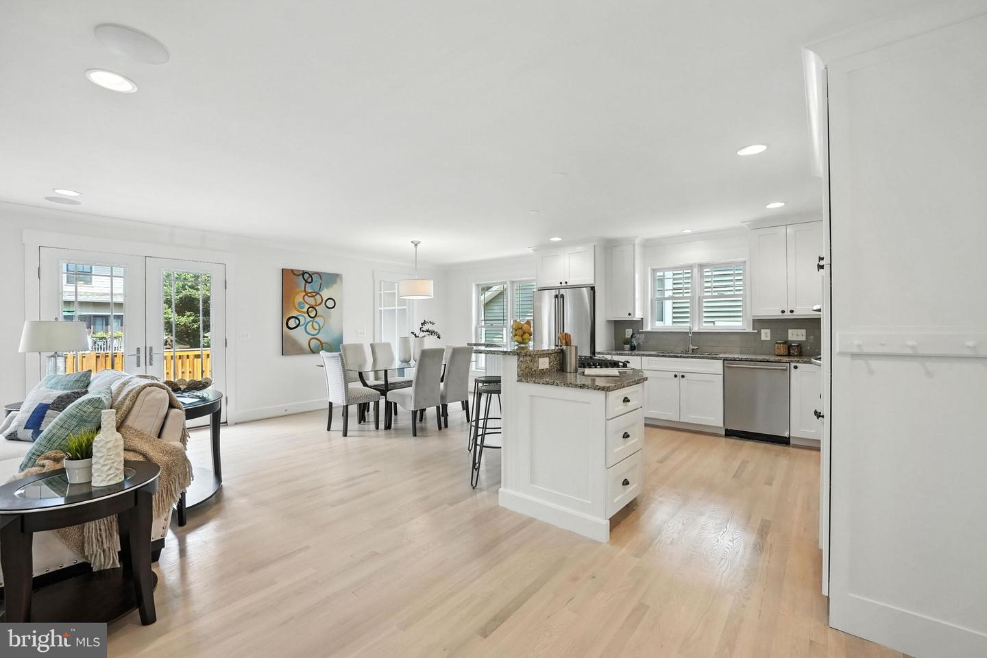 11 W DEL RAY AVE, ALEXANDRIA, Virginia 22301, 6 Bedrooms Bedrooms, ,5 BathroomsBathrooms,Residential,For sale,11 W DEL RAY AVE,VAAX2048146 MLS # VAAX2048146