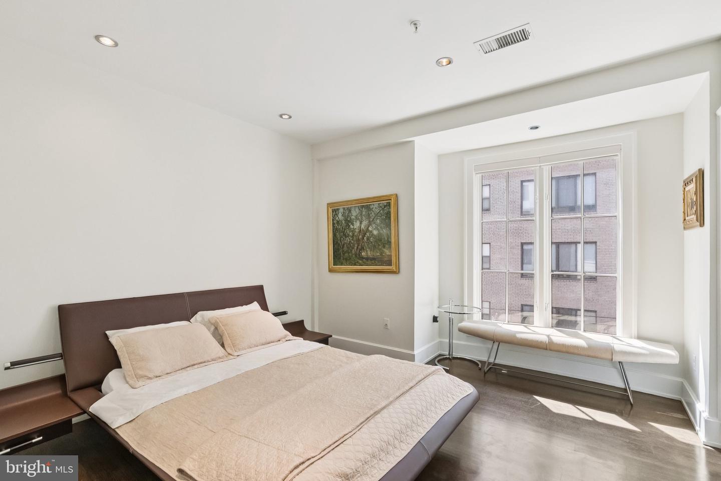 2120 WYOMING AVE NW #2, WASHINGTON, District Of Columbia 20008, 3 Bedrooms Bedrooms, ,2 BathroomsBathrooms,Residential,For sale,2120 WYOMING AVE NW #2,DCDC2213380 MLS # DCDC2213380