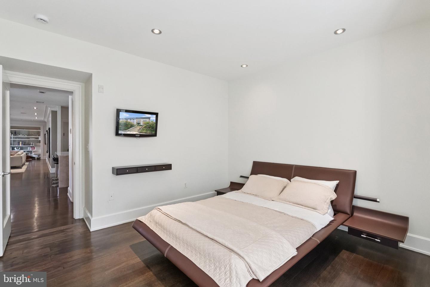2120 WYOMING AVE NW #2, WASHINGTON, District Of Columbia 20008, 3 Bedrooms Bedrooms, ,2 BathroomsBathrooms,Residential,For sale,2120 WYOMING AVE NW #2,DCDC2213380 MLS # DCDC2213380