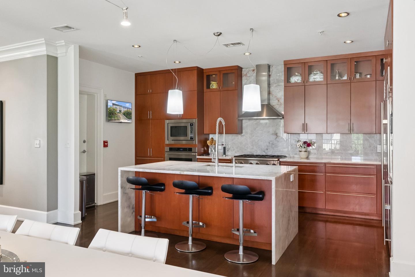 2120 WYOMING AVE NW #2, WASHINGTON, District Of Columbia 20008, 3 Bedrooms Bedrooms, ,2 BathroomsBathrooms,Residential,For sale,2120 WYOMING AVE NW #2,DCDC2213380 MLS # DCDC2213380