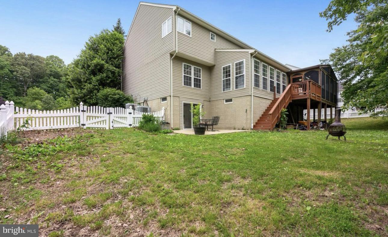15489 MARSH OVERLOOK DR, WOODBRIDGE, Virginia 22191, 5 Bedrooms Bedrooms, ,2 BathroomsBathrooms,Residential,For sale,15489 MARSH OVERLOOK DR,VAPW2100832 MLS # VAPW2100832