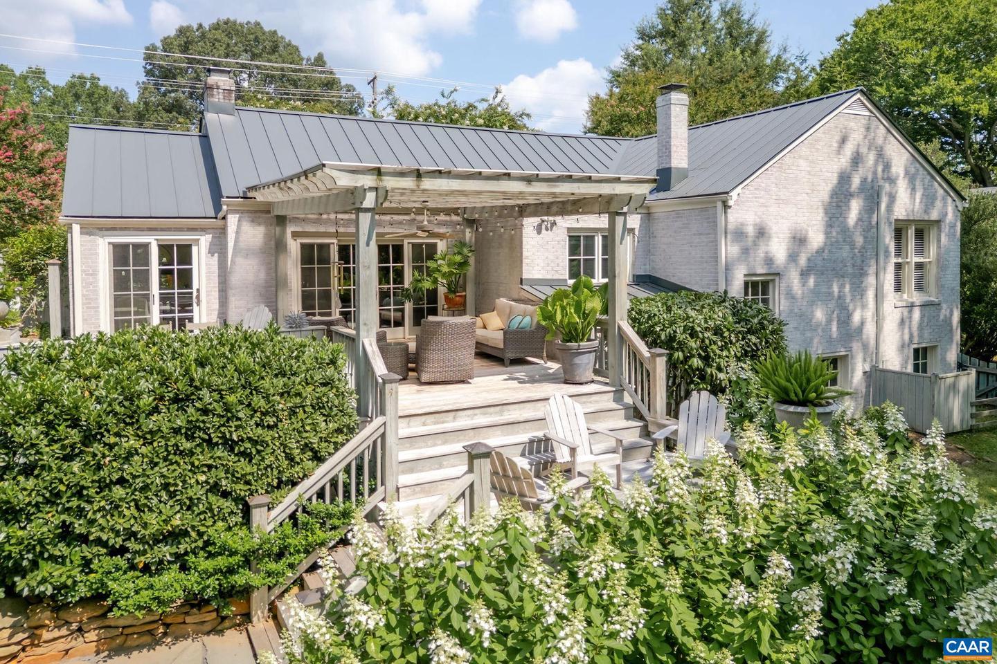 960 LOCUST AVE, CHARLOTTESVILLE, Virginia 22901, 2 Bedrooms Bedrooms, ,2 BathroomsBathrooms,Residential,For sale,960 LOCUST AVE,667503 MLS # 667503