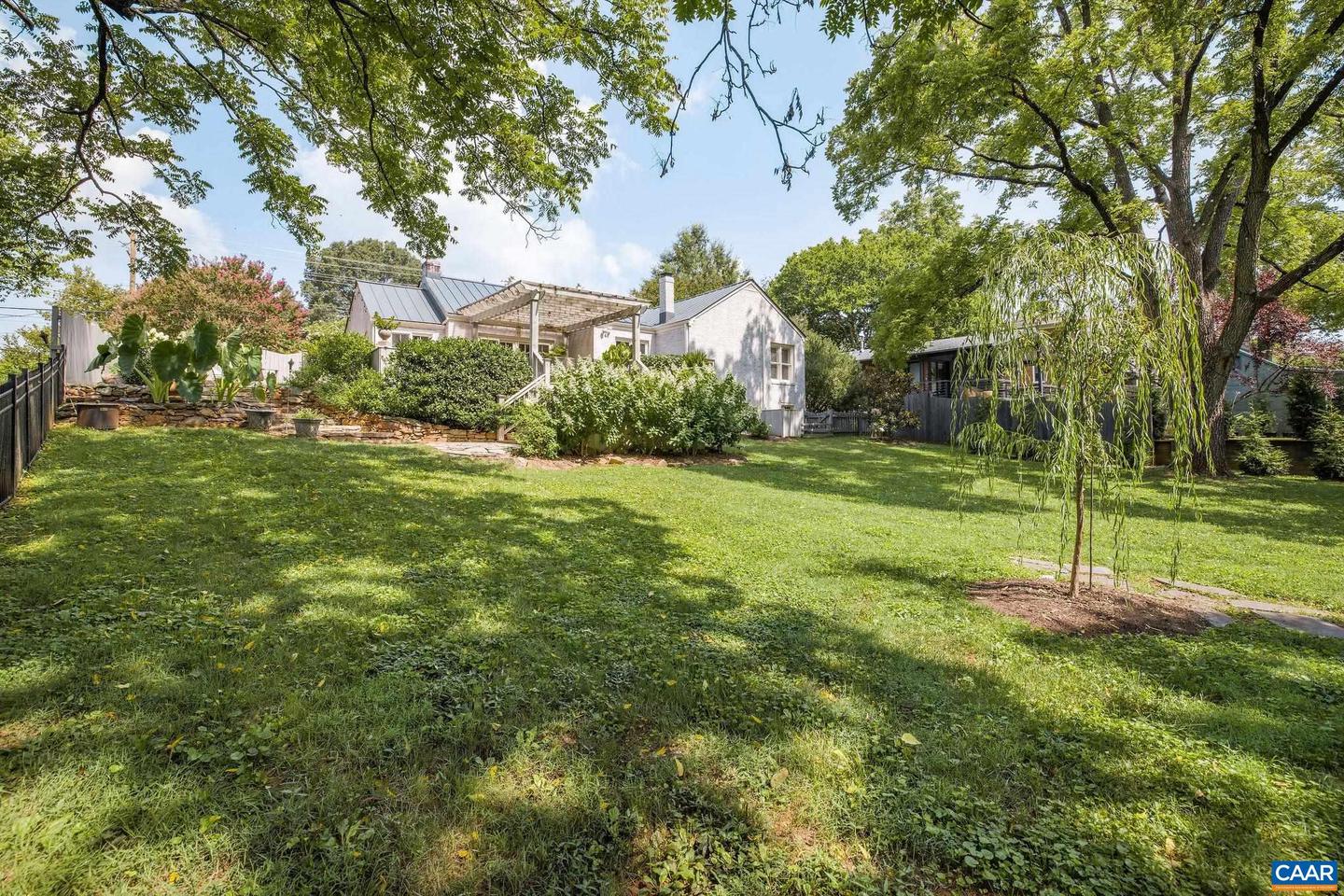 960 LOCUST AVE, CHARLOTTESVILLE, Virginia 22901, 2 Bedrooms Bedrooms, ,2 BathroomsBathrooms,Residential,For sale,960 LOCUST AVE,667503 MLS # 667503