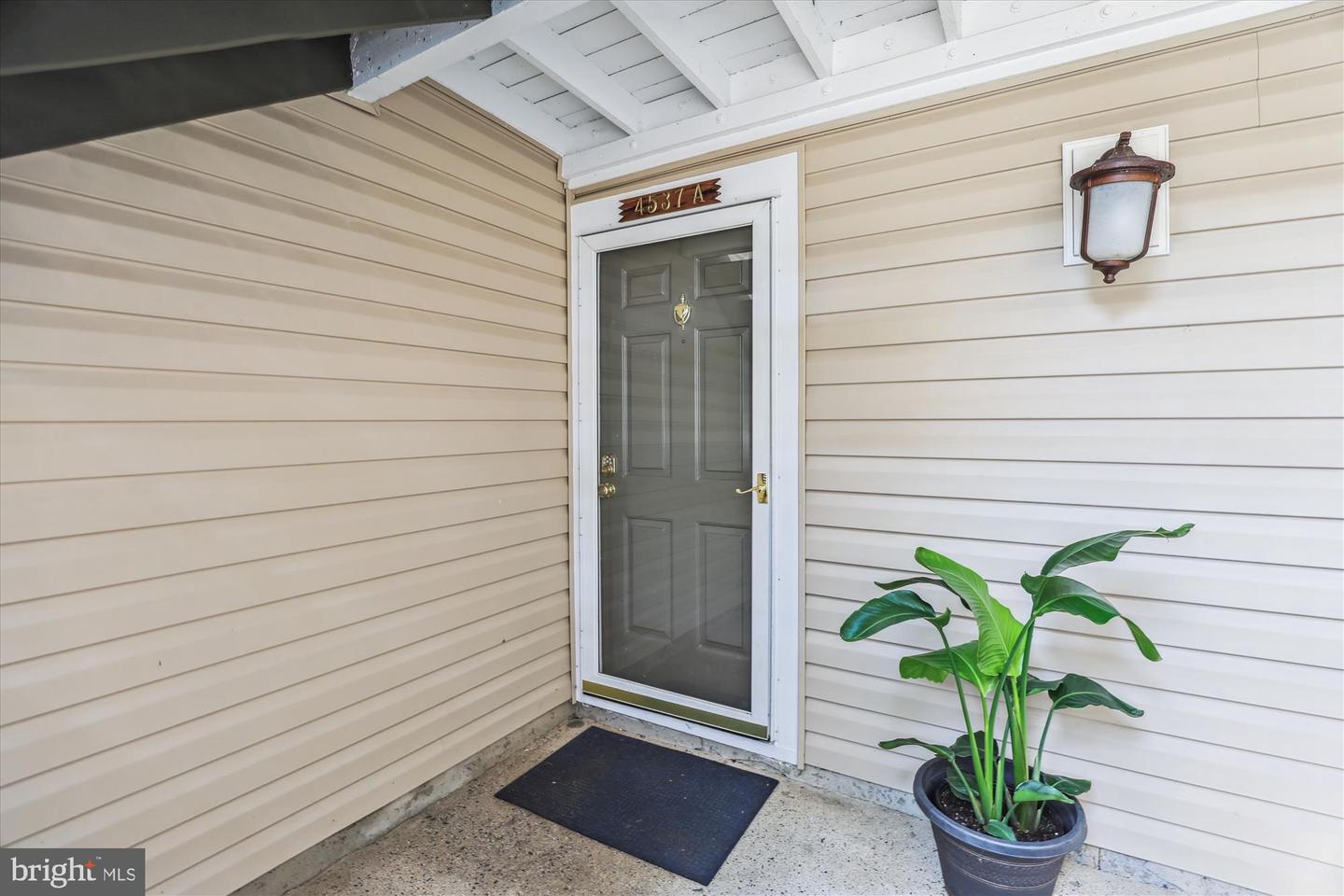 4537 28TH RD S #A, ARLINGTON, Virginia 22206, 2 Bedrooms Bedrooms, ,1 BathroomBathrooms,Residential,For sale,4537 28TH RD S #A,VAAR2061944 MLS # VAAR2061944