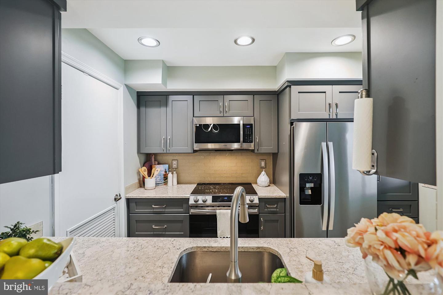 4537 28TH RD S #A, ARLINGTON, Virginia 22206, 2 Bedrooms Bedrooms, ,1 BathroomBathrooms,Residential,For sale,4537 28TH RD S #A,VAAR2061944 MLS # VAAR2061944