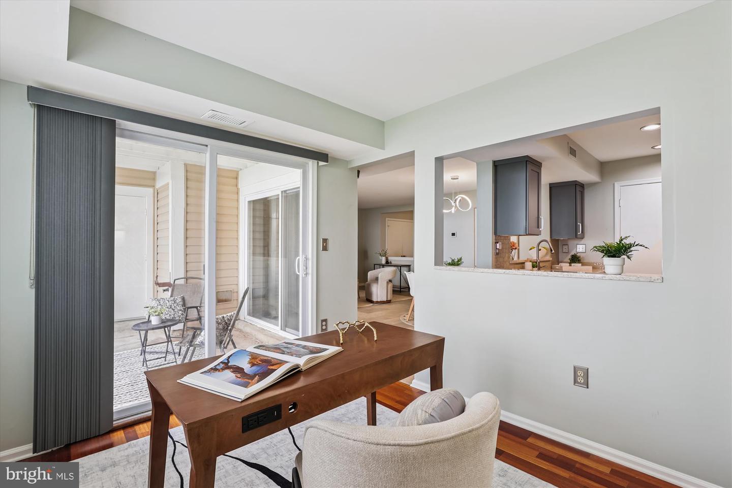 4537 28TH RD S #A, ARLINGTON, Virginia 22206, 2 Bedrooms Bedrooms, ,1 BathroomBathrooms,Residential,For sale,4537 28TH RD S #A,VAAR2061944 MLS # VAAR2061944