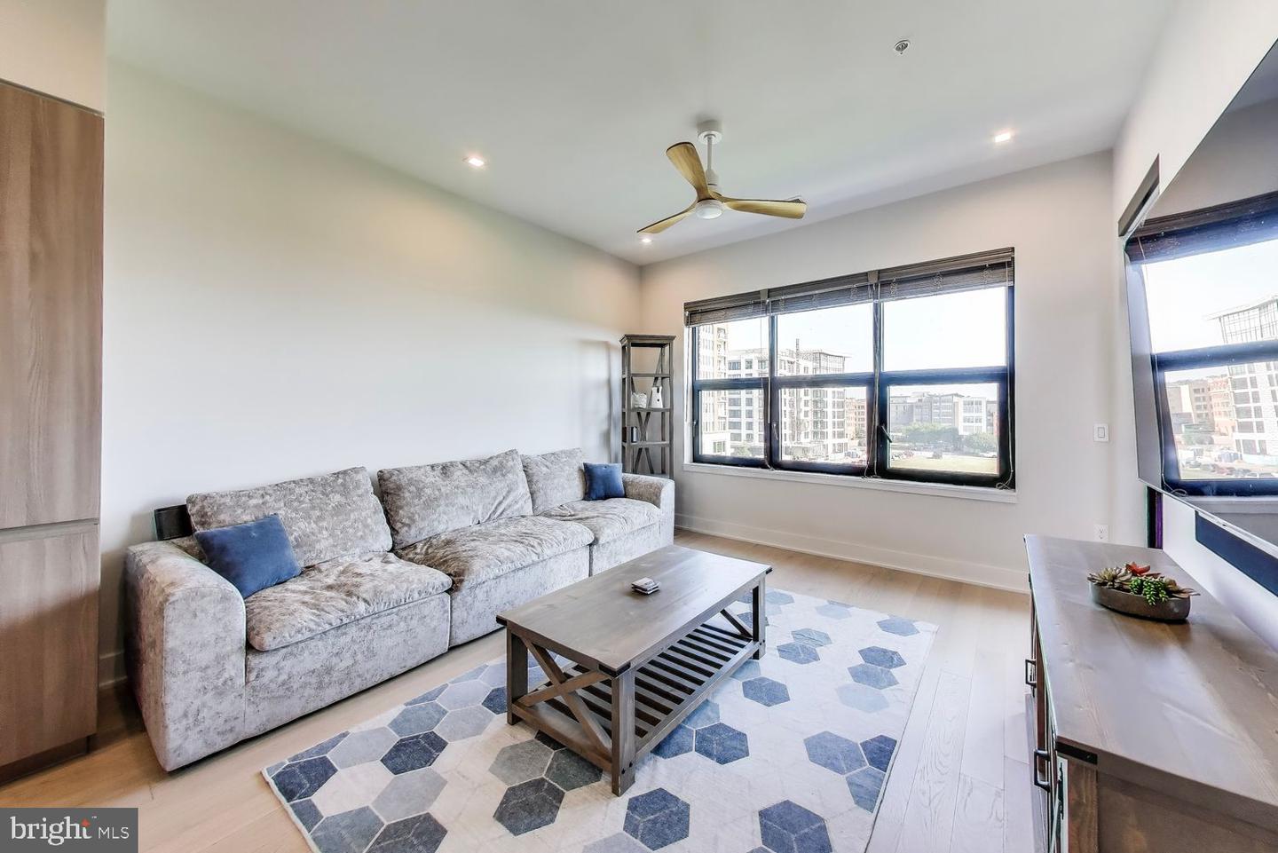 701 SWANN AVE #507, ALEXANDRIA, Virginia 22301, 2 Bedrooms Bedrooms, ,1 BathroomBathrooms,Residential,For sale,701 SWANN AVE #507,VAAX2048280 MLS # VAAX2048280
