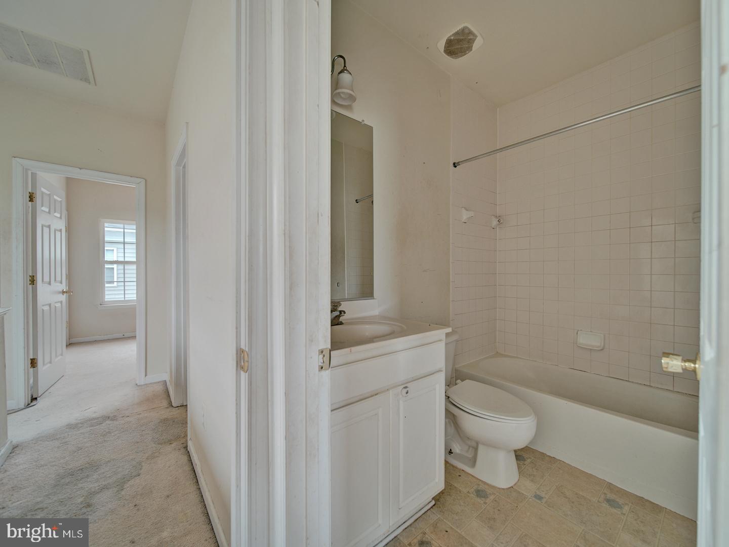 151 DANBURY ST SW, WASHINGTON, District Of Columbia 20032, 2 Bedrooms Bedrooms, ,2 BathroomsBathrooms,Residential,For sale,151 DANBURY ST SW,DCDC2213958 MLS # DCDC2213958