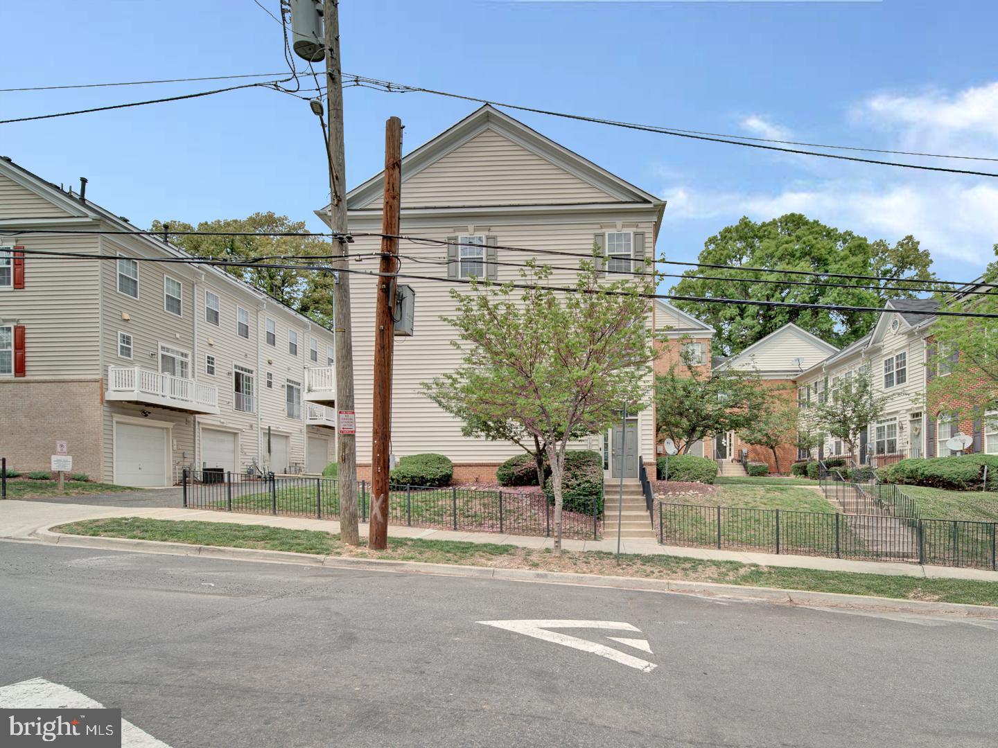 151 DANBURY ST SW, WASHINGTON, District Of Columbia 20032, 2 Bedrooms Bedrooms, ,2 BathroomsBathrooms,Residential,For sale,151 DANBURY ST SW,DCDC2213958 MLS # DCDC2213958