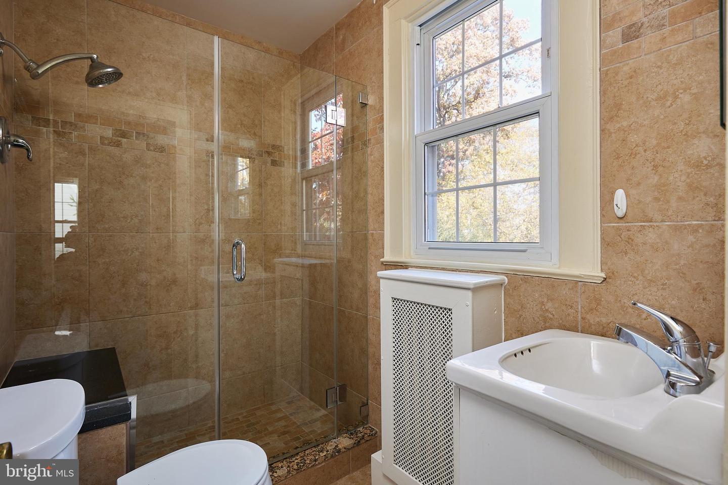 2913 24TH ST N, ARLINGTON, Virginia 22207, 2 Bedrooms Bedrooms, ,1 BathroomBathrooms,Residential,For sale,2913 24TH ST N,VAAR2061974 MLS # VAAR2061974