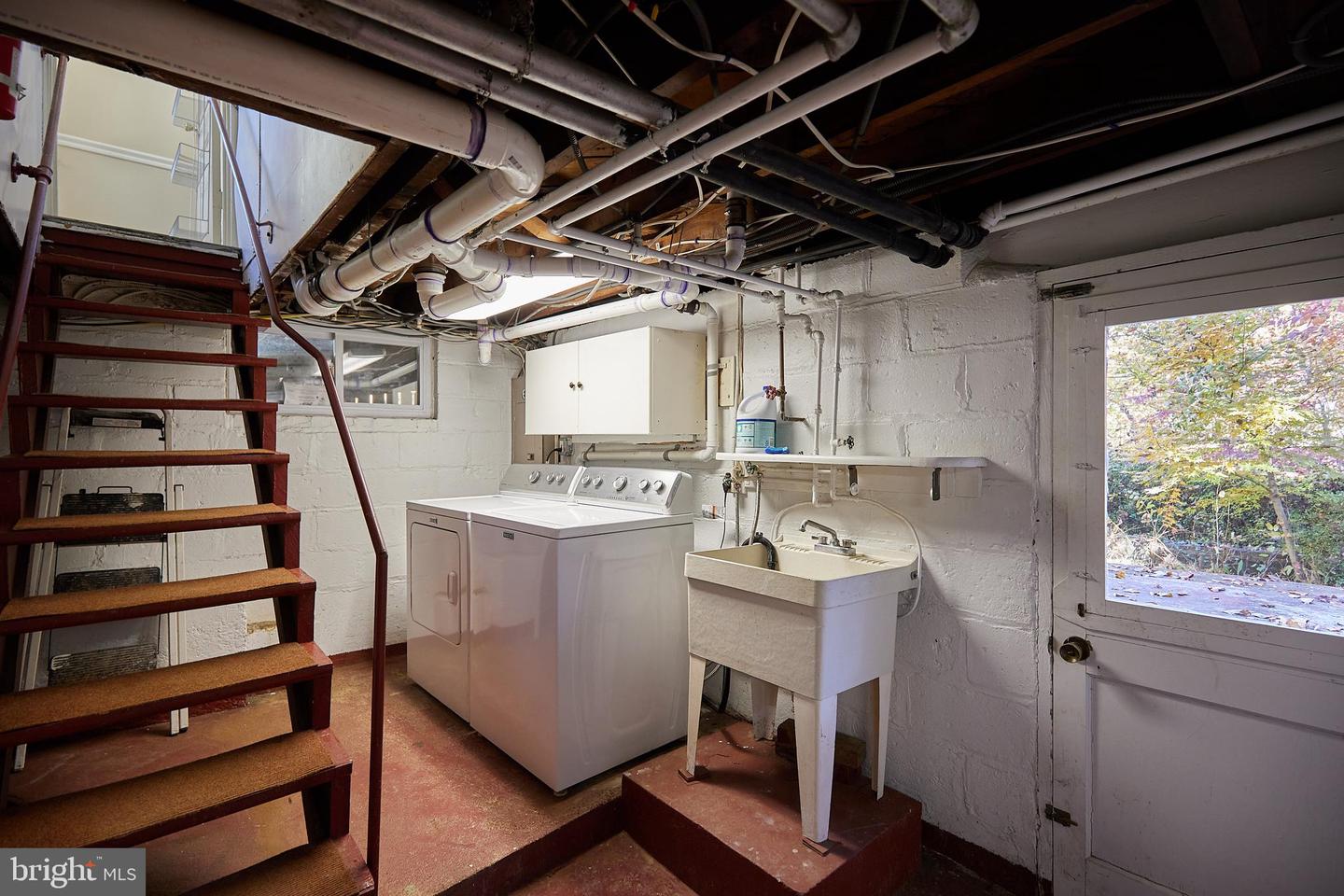2913 24TH ST N, ARLINGTON, Virginia 22207, 2 Bedrooms Bedrooms, ,1 BathroomBathrooms,Residential,For sale,2913 24TH ST N,VAAR2061974 MLS # VAAR2061974
