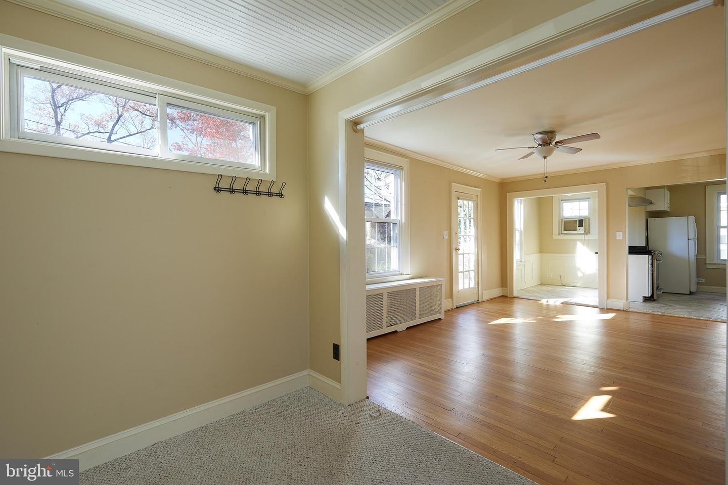 2913 24TH ST N, ARLINGTON, Virginia 22207, 2 Bedrooms Bedrooms, ,1 BathroomBathrooms,Residential,For sale,2913 24TH ST N,VAAR2061974 MLS # VAAR2061974