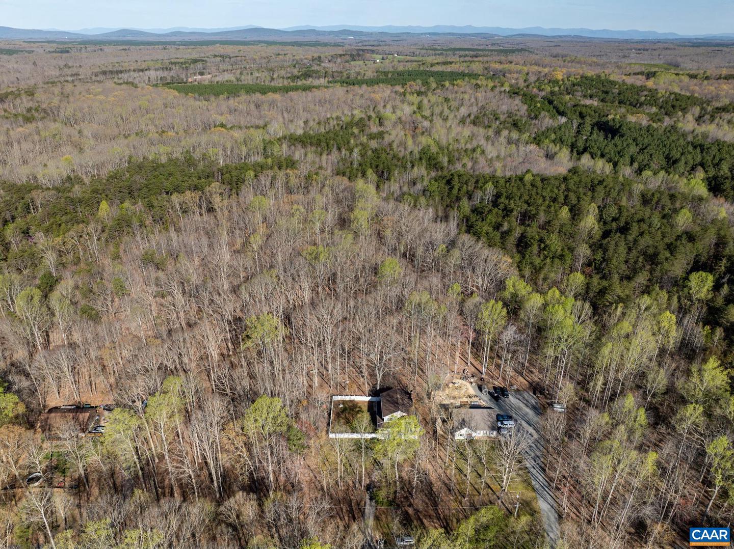 2102 N LAKESHORE DR, LOUISA, Virginia 23093, 4 Bedrooms Bedrooms, ,3 BathroomsBathrooms,Residential,For sale,2102 N LAKESHORE DR,667536 MLS # 667536