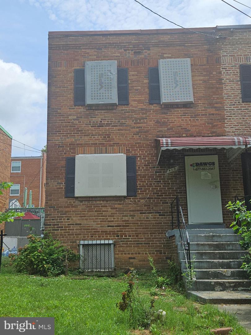 413 VALLEY AVE SE, WASHINGTON, District Of Columbia 20032, 3 Bedrooms Bedrooms, ,2 BathroomsBathrooms,Residential,For sale,413 VALLEY AVE SE,DCDC2214026 MLS # DCDC2214026