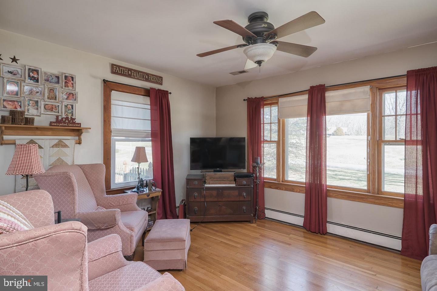 1503 GARRISONVILLE RD, STAFFORD, Virginia 22556, 3 Bedrooms Bedrooms, 6 Rooms Rooms,2 BathroomsBathrooms,Residential,For sale,1503 GARRISONVILLE RD,VAST2041614 MLS # VAST2041614