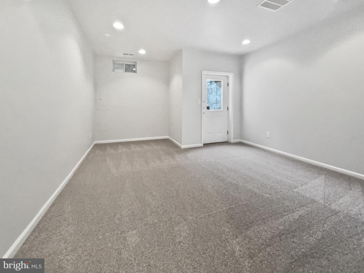 2905 CHINKAPIN OAK LN, WOODBRIDGE, Virginia 22191, 2 Bedrooms Bedrooms, ,2 BathroomsBathrooms,Residential,For sale,2905 CHINKAPIN OAK LN,VAPW2100936 MLS # VAPW2100936