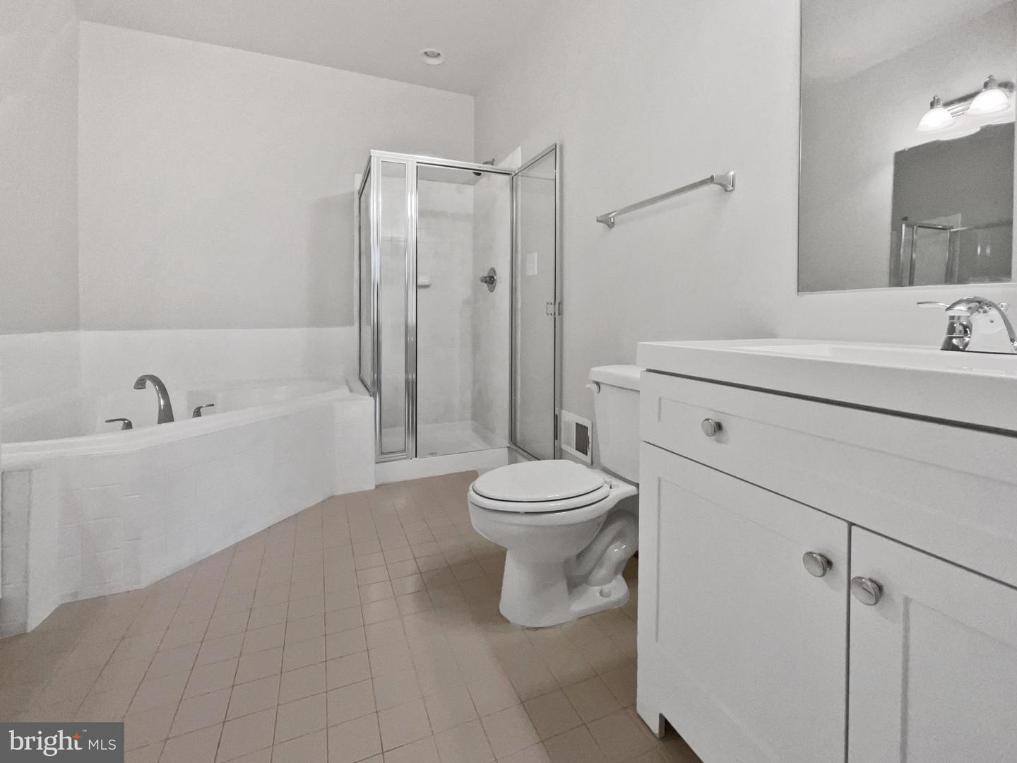 2905 CHINKAPIN OAK LN, WOODBRIDGE, Virginia 22191, 2 Bedrooms Bedrooms, ,2 BathroomsBathrooms,Residential,For sale,2905 CHINKAPIN OAK LN,VAPW2100936 MLS # VAPW2100936