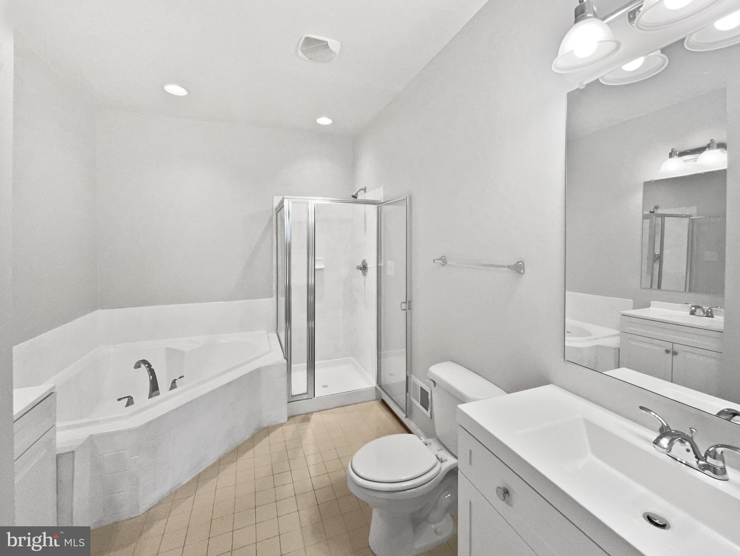 2905 CHINKAPIN OAK LN, WOODBRIDGE, Virginia 22191, 2 Bedrooms Bedrooms, ,2 BathroomsBathrooms,Residential,For sale,2905 CHINKAPIN OAK LN,VAPW2100936 MLS # VAPW2100936