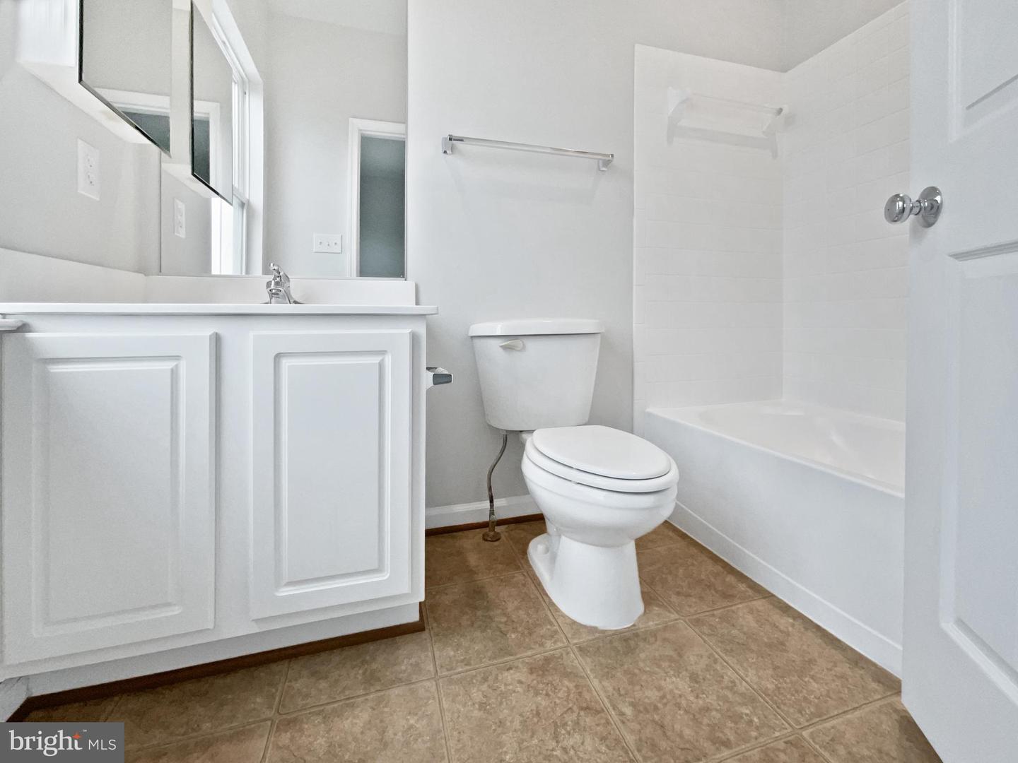 2905 CHINKAPIN OAK LN, WOODBRIDGE, Virginia 22191, 2 Bedrooms Bedrooms, ,2 BathroomsBathrooms,Residential,For sale,2905 CHINKAPIN OAK LN,VAPW2100936 MLS # VAPW2100936
