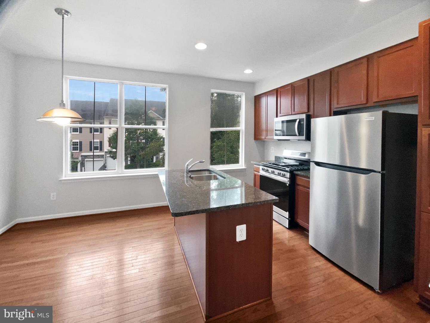 2905 CHINKAPIN OAK LN, WOODBRIDGE, Virginia 22191, 2 Bedrooms Bedrooms, ,2 BathroomsBathrooms,Residential,For sale,2905 CHINKAPIN OAK LN,VAPW2100936 MLS # VAPW2100936