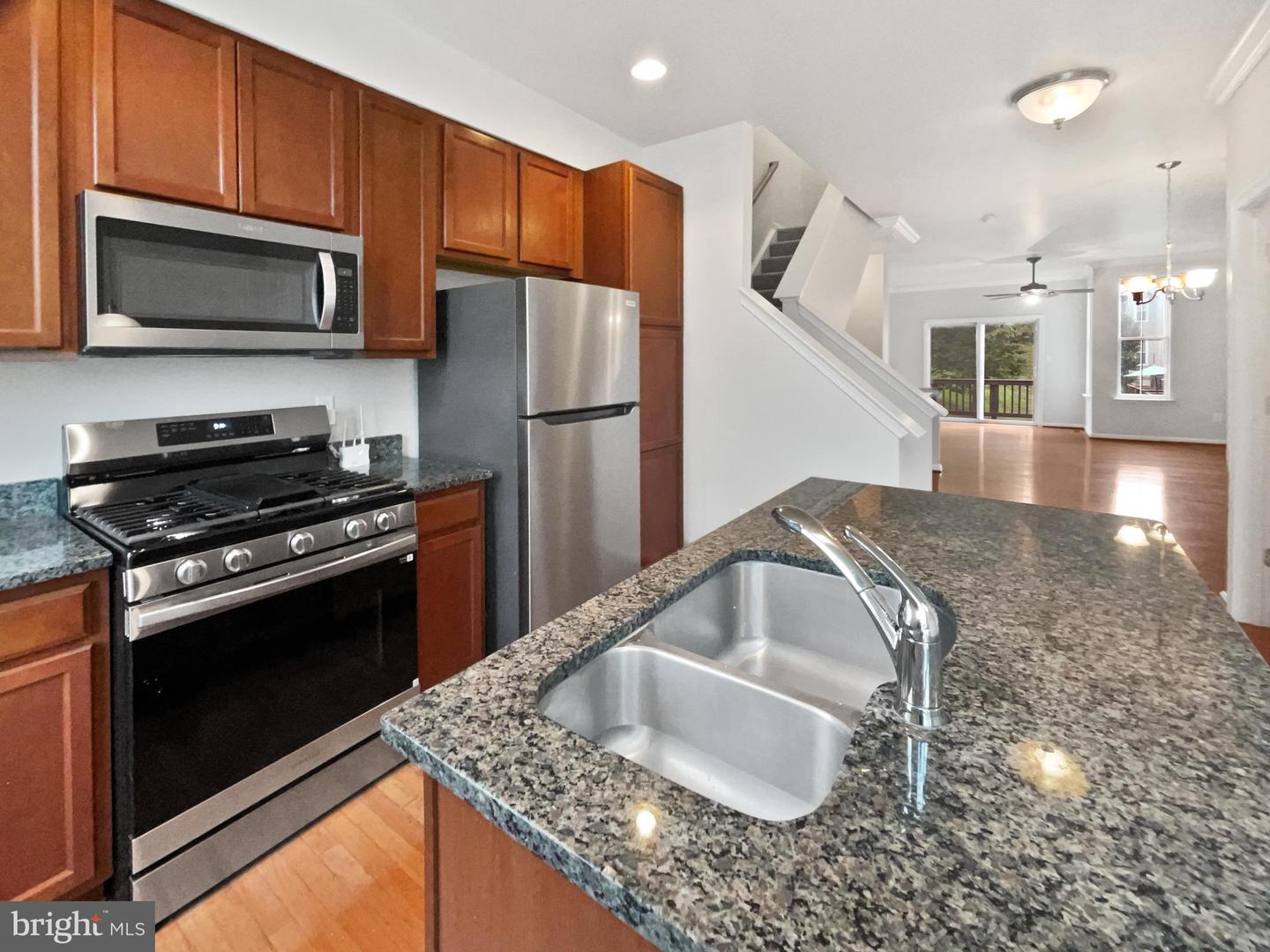 2905 CHINKAPIN OAK LN, WOODBRIDGE, Virginia 22191, 2 Bedrooms Bedrooms, ,2 BathroomsBathrooms,Residential,For sale,2905 CHINKAPIN OAK LN,VAPW2100936 MLS # VAPW2100936