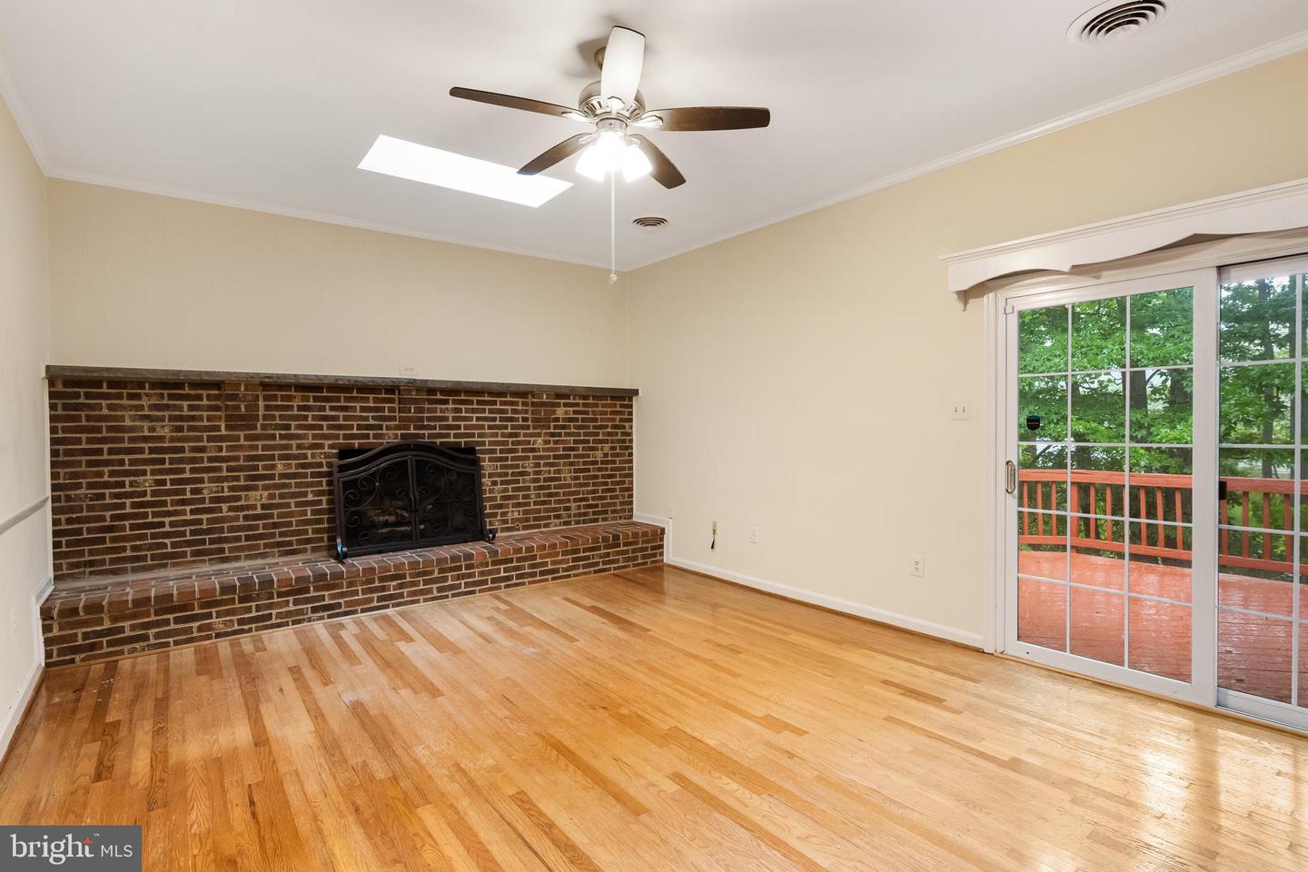9509 LEATHERSMITH CT, BURKE, Virginia 22015, 4 Bedrooms Bedrooms, 14 Rooms Rooms,2 BathroomsBathrooms,Residential,For sale,9509 LEATHERSMITH CT,VAFX2259854 MLS # VAFX2259854