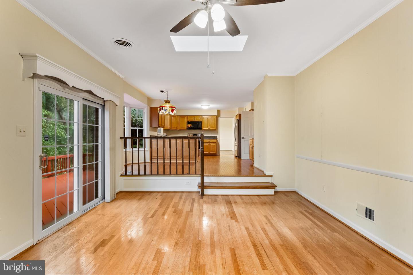 9509 LEATHERSMITH CT, BURKE, Virginia 22015, 4 Bedrooms Bedrooms, 14 Rooms Rooms,2 BathroomsBathrooms,Residential,For sale,9509 LEATHERSMITH CT,VAFX2259854 MLS # VAFX2259854