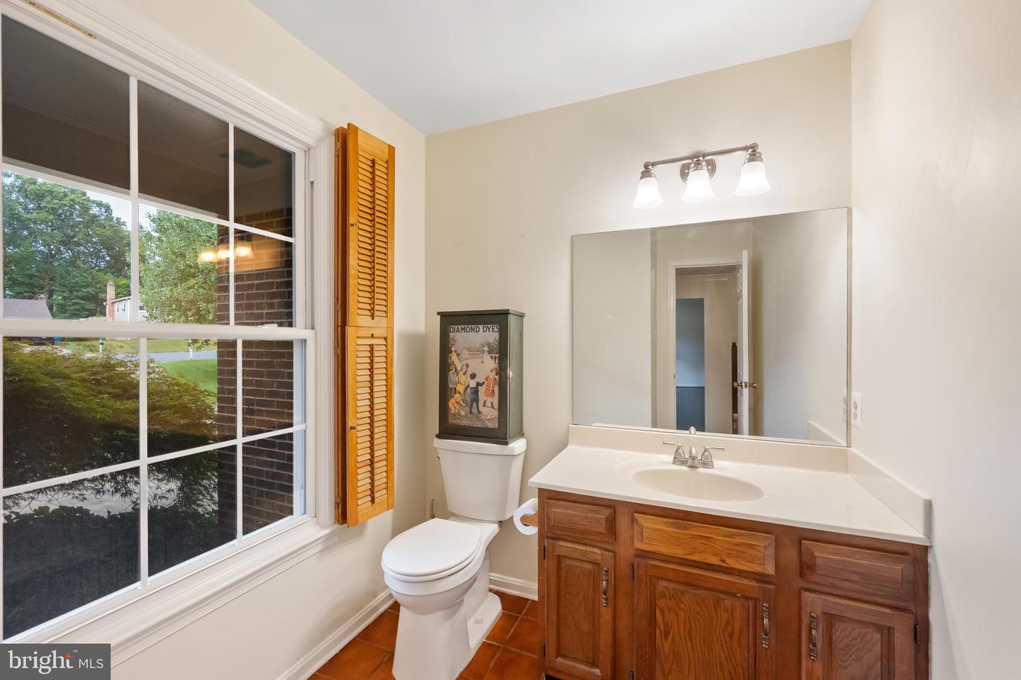 9509 LEATHERSMITH CT, BURKE, Virginia 22015, 4 Bedrooms Bedrooms, 14 Rooms Rooms,2 BathroomsBathrooms,Residential,For sale,9509 LEATHERSMITH CT,VAFX2259854 MLS # VAFX2259854