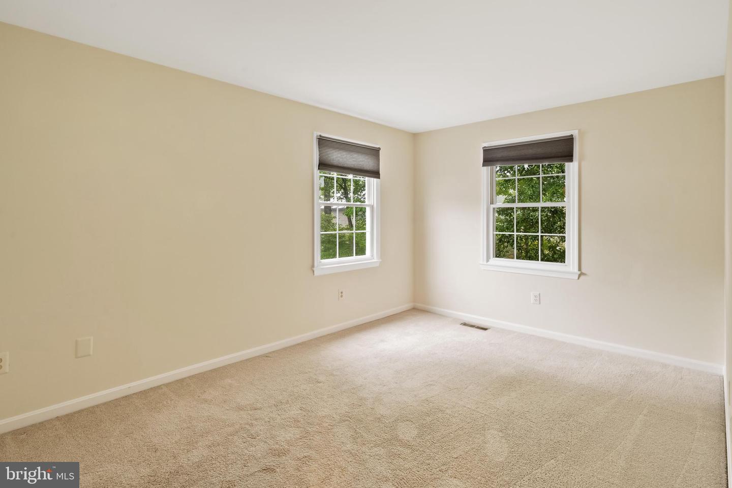 9509 LEATHERSMITH CT, BURKE, Virginia 22015, 4 Bedrooms Bedrooms, 14 Rooms Rooms,2 BathroomsBathrooms,Residential,For sale,9509 LEATHERSMITH CT,VAFX2259854 MLS # VAFX2259854