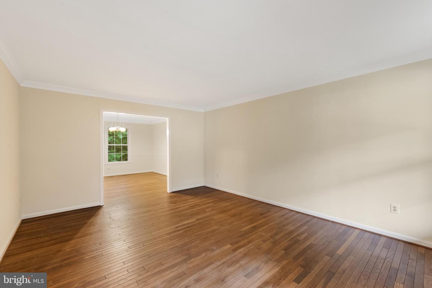 9509 LEATHERSMITH CT, BURKE, Virginia 22015, 4 Bedrooms Bedrooms, 14 Rooms Rooms,2 BathroomsBathrooms,Residential,For sale,9509 LEATHERSMITH CT,VAFX2259854 MLS # VAFX2259854