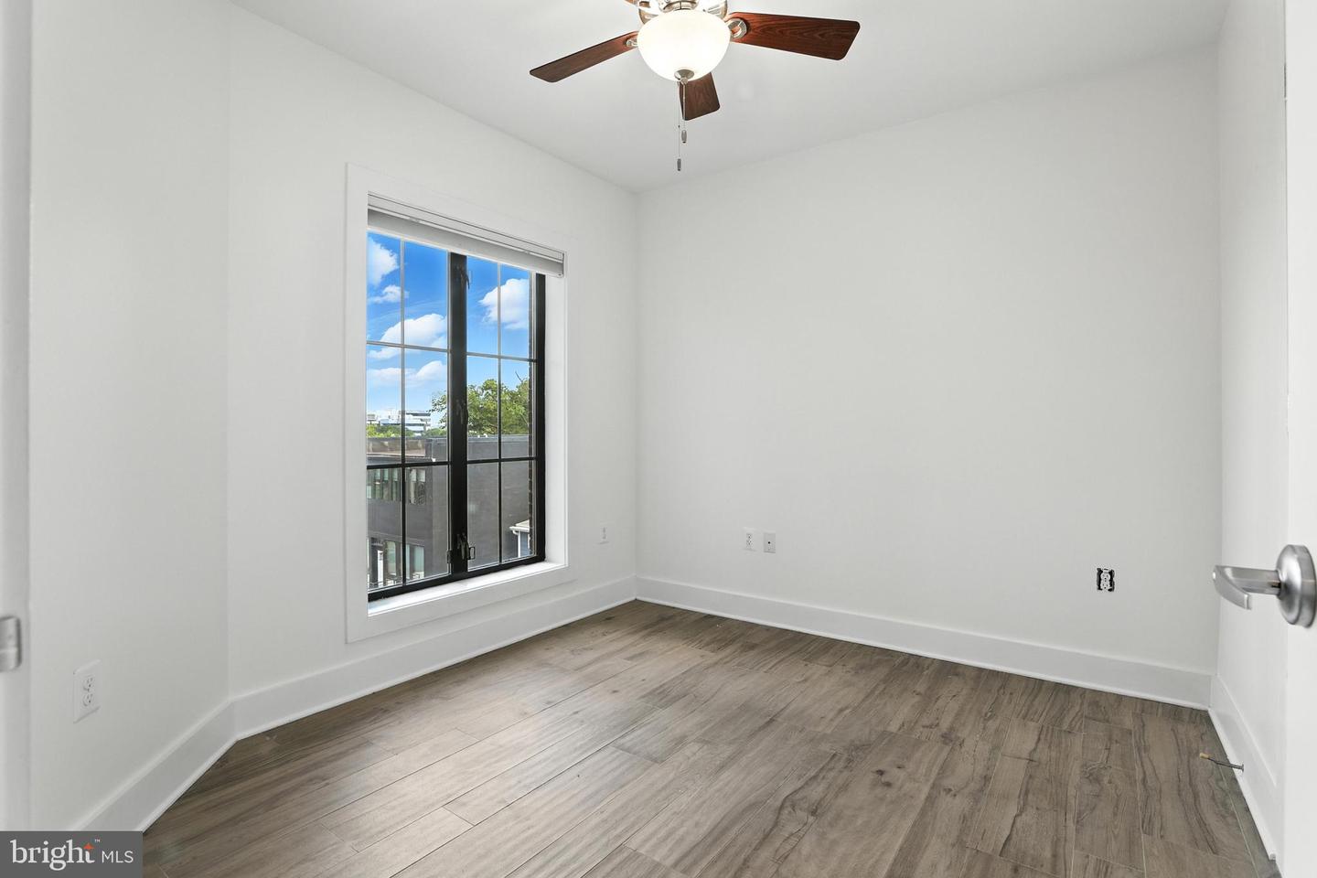 3205 GEORGIA AVE NW #407, WASHINGTON, District Of Columbia 20010, 2 Bedrooms Bedrooms, ,1 BathroomBathrooms,Residential,For sale,3205 GEORGIA AVE NW #407,DCDC2214108 MLS # DCDC2214108