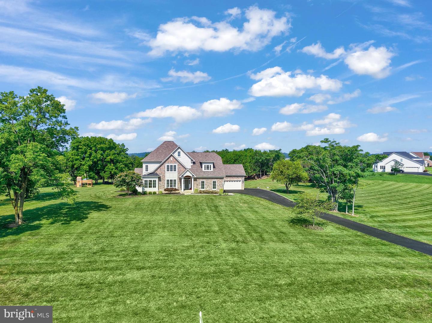 14619 FALCONAIRE PL, LEESBURG, Virginia 20176, 5 Bedrooms Bedrooms, ,4 BathroomsBathrooms,Residential,For sale,14619 FALCONAIRE PL,VALO2100610 MLS # VALO2100610