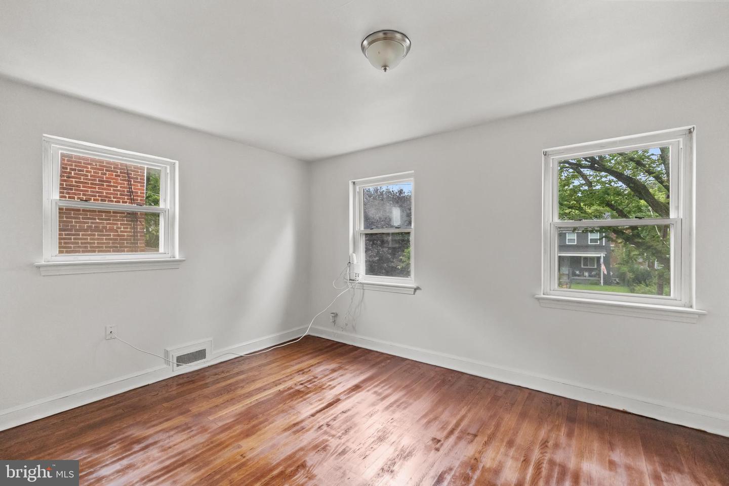 1119 BRANCH AVE SE, WASHINGTON, District Of Columbia 20019, 3 Bedrooms Bedrooms, ,2 BathroomsBathrooms,Residential,For sale,1119 BRANCH AVE SE,DCDC2208842 MLS # DCDC2208842