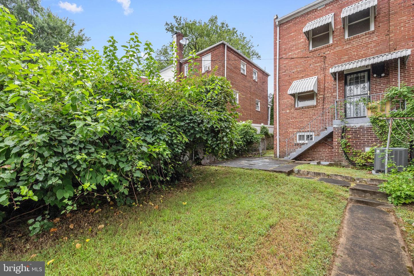 1119 BRANCH AVE SE, WASHINGTON, District Of Columbia 20019, 3 Bedrooms Bedrooms, ,2 BathroomsBathrooms,Residential,For sale,1119 BRANCH AVE SE,DCDC2208842 MLS # DCDC2208842