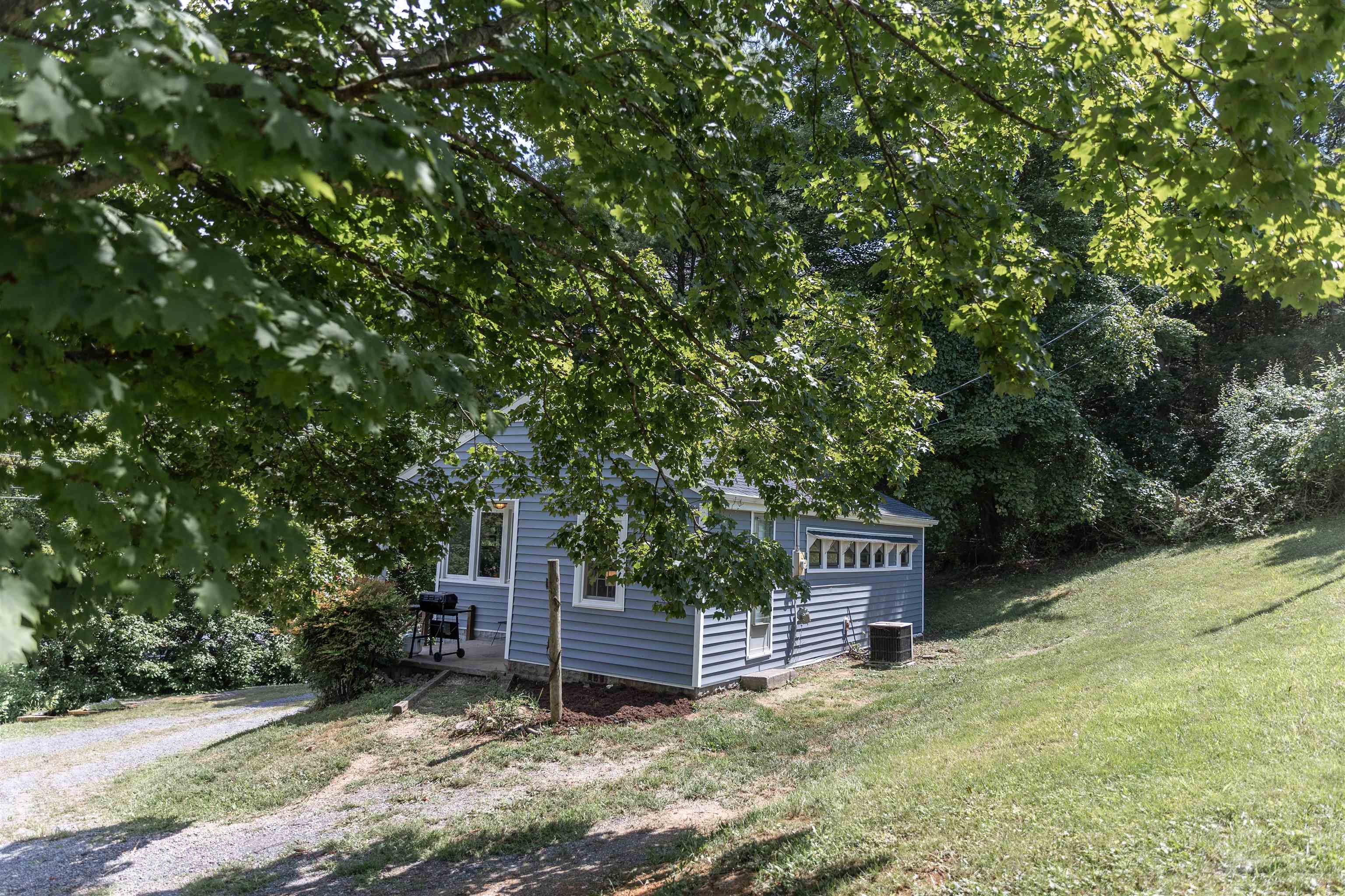 1202 S LEE HIGHWAY ACCESS RD, LEXINGTON, Virginia 24450, 2 Bedrooms Bedrooms, ,1 BathroomBathrooms,Residential,1202 S LEE HIGHWAY ACCESS RD,667544 MLS # 667544