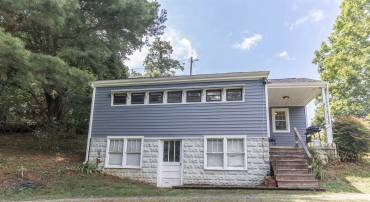 1202 S LEE HIGHWAY ACCESS RD, LEXINGTON, Virginia 24450, 2 Bedrooms Bedrooms, ,1 BathroomBathrooms,Residential,1202 S LEE HIGHWAY ACCESS RD,667544 MLS # 667544