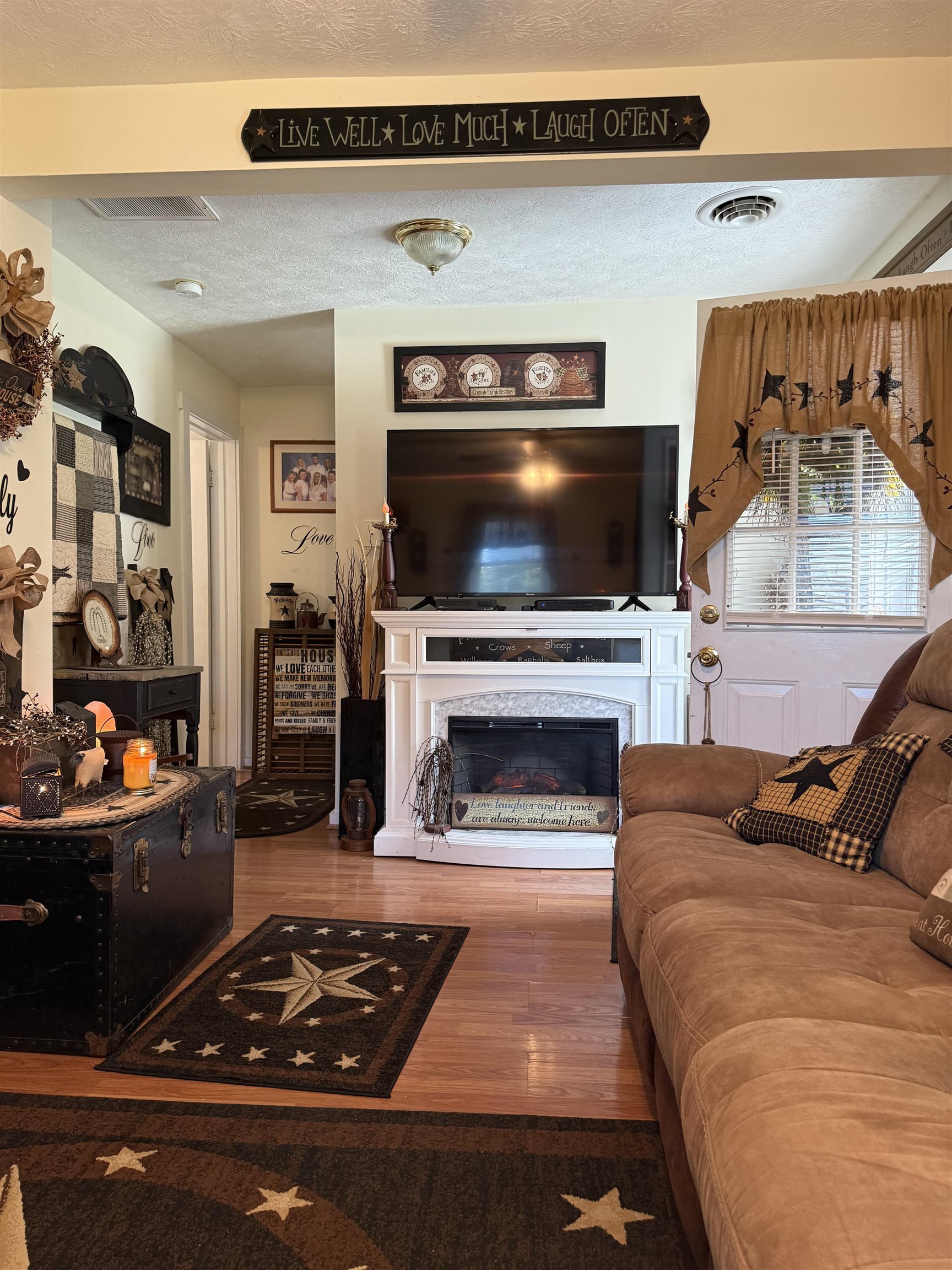 413 G ST, STAUNTON, Virginia 24401, 2 Bedrooms Bedrooms, ,2 BathroomsBathrooms,Residential,413 G ST,667546 MLS # 667546