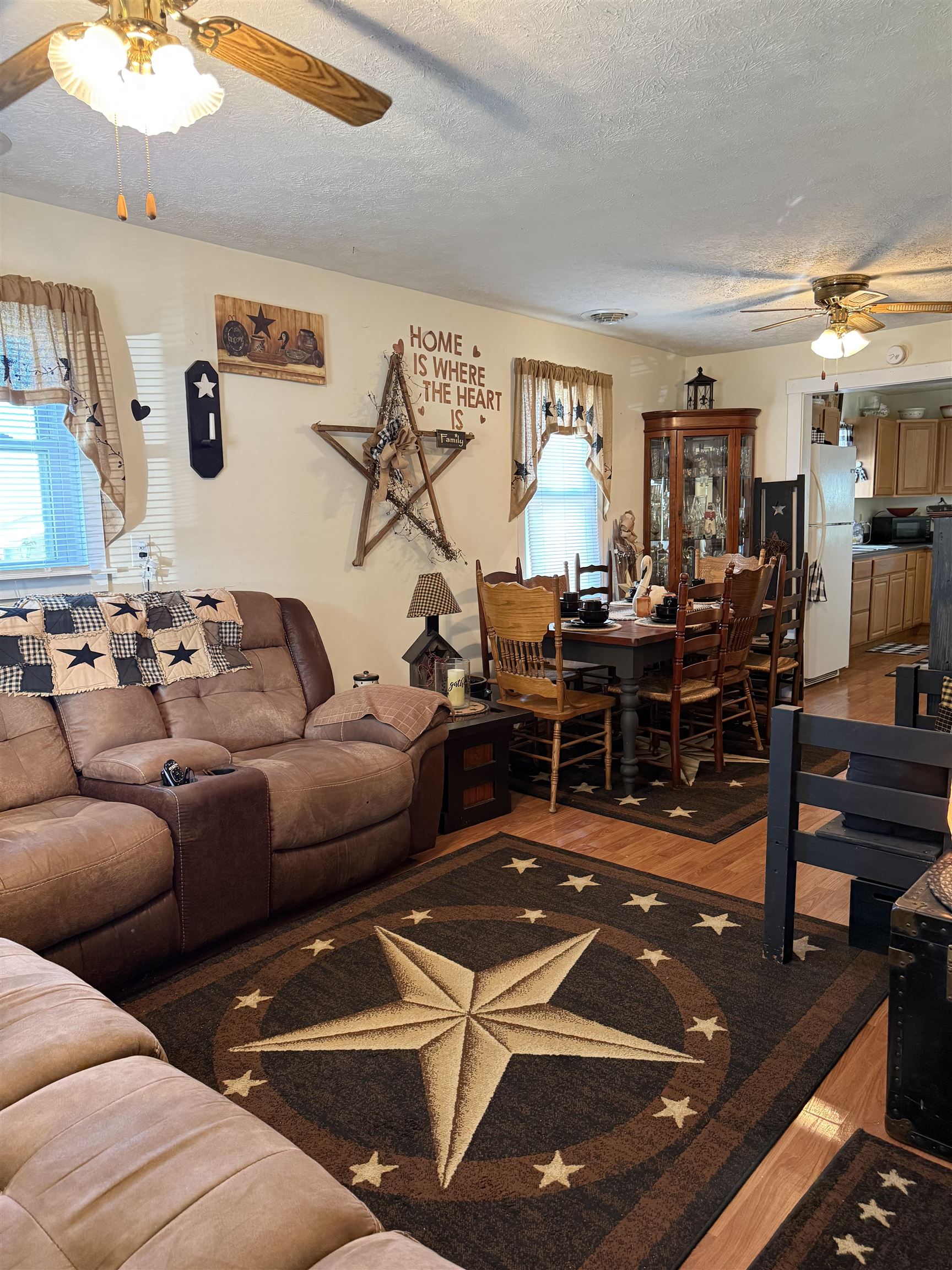 413 G ST, STAUNTON, Virginia 24401, 2 Bedrooms Bedrooms, ,2 BathroomsBathrooms,Residential,413 G ST,667546 MLS # 667546