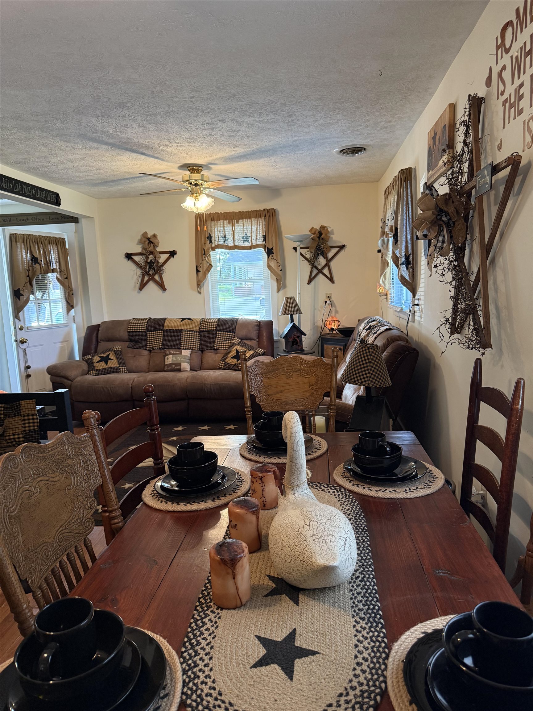 413 G ST, STAUNTON, Virginia 24401, 2 Bedrooms Bedrooms, ,2 BathroomsBathrooms,Residential,413 G ST,667546 MLS # 667546