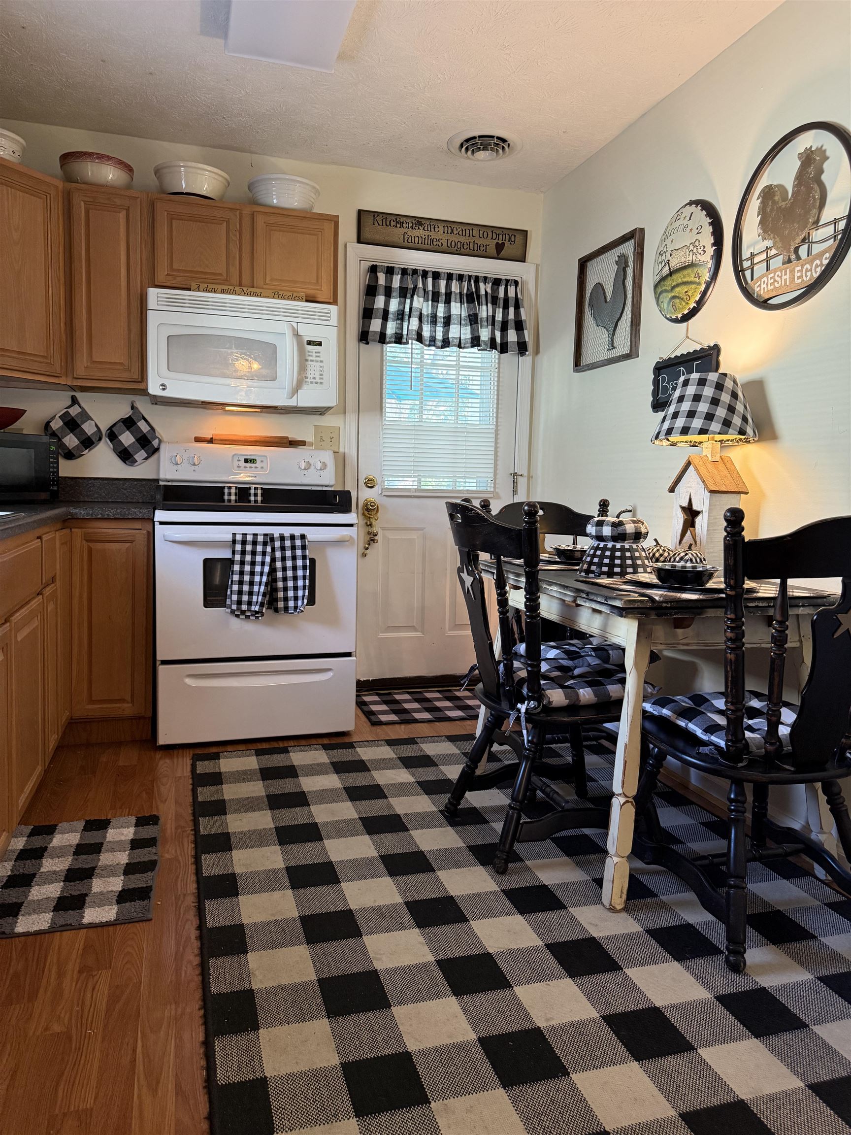 413 G ST, STAUNTON, Virginia 24401, 2 Bedrooms Bedrooms, ,2 BathroomsBathrooms,Residential,413 G ST,667546 MLS # 667546