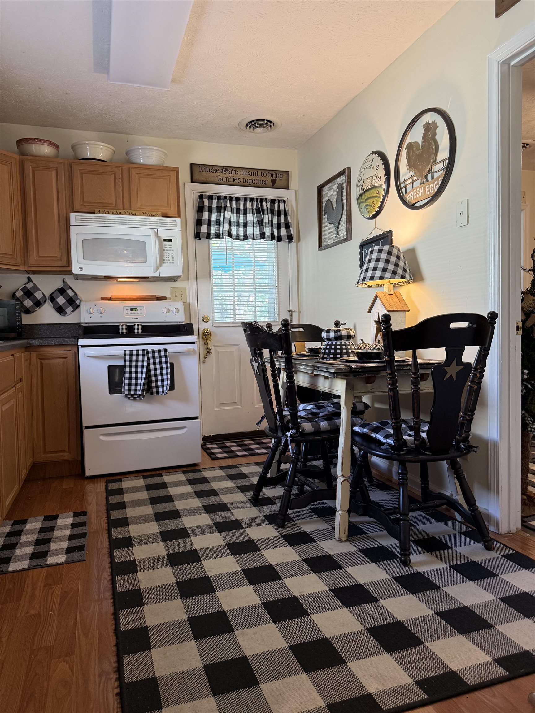 413 G ST, STAUNTON, Virginia 24401, 2 Bedrooms Bedrooms, ,2 BathroomsBathrooms,Residential,413 G ST,667546 MLS # 667546