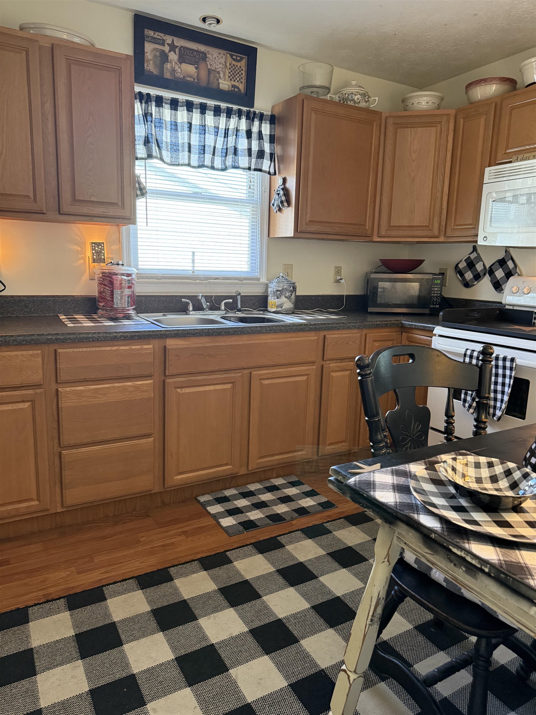 413 G ST, STAUNTON, Virginia 24401, 2 Bedrooms Bedrooms, ,2 BathroomsBathrooms,Residential,413 G ST,667546 MLS # 667546