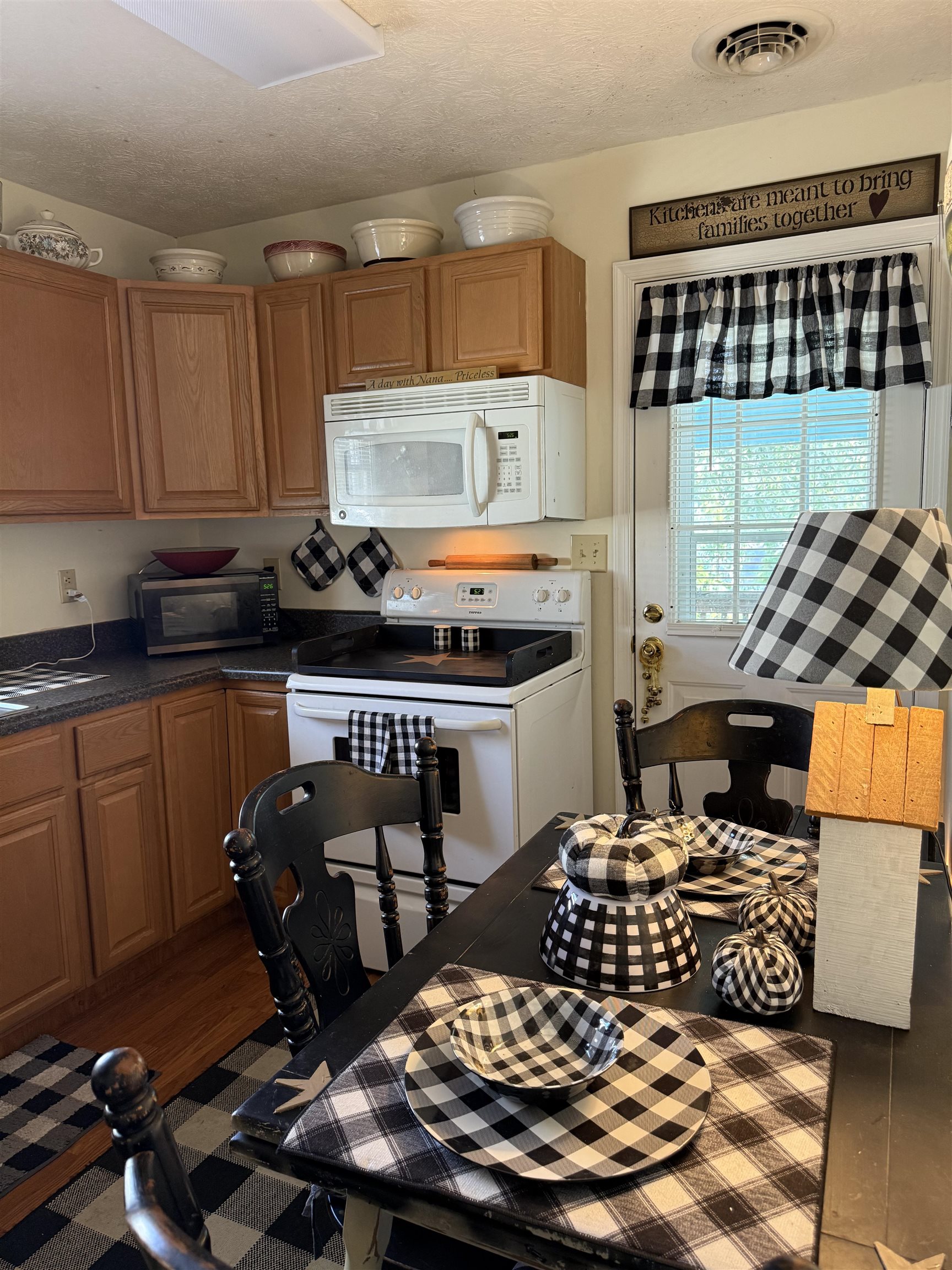 413 G ST, STAUNTON, Virginia 24401, 2 Bedrooms Bedrooms, ,2 BathroomsBathrooms,Residential,413 G ST,667546 MLS # 667546