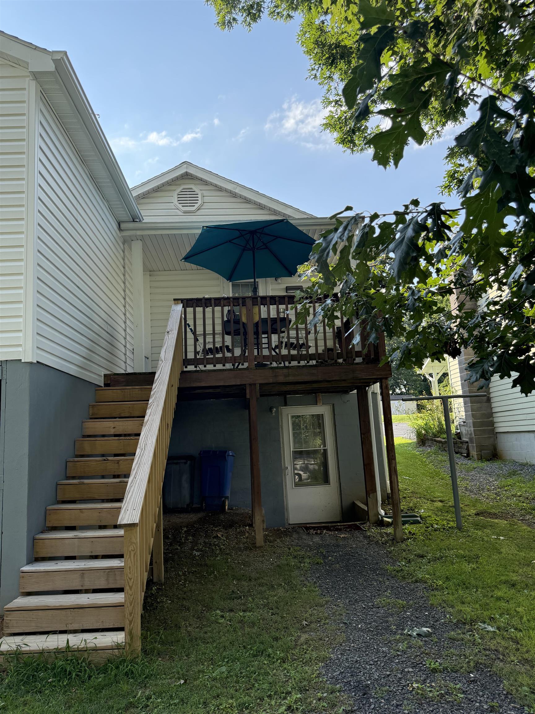 413 G ST, STAUNTON, Virginia 24401, 2 Bedrooms Bedrooms, ,2 BathroomsBathrooms,Residential,413 G ST,667546 MLS # 667546