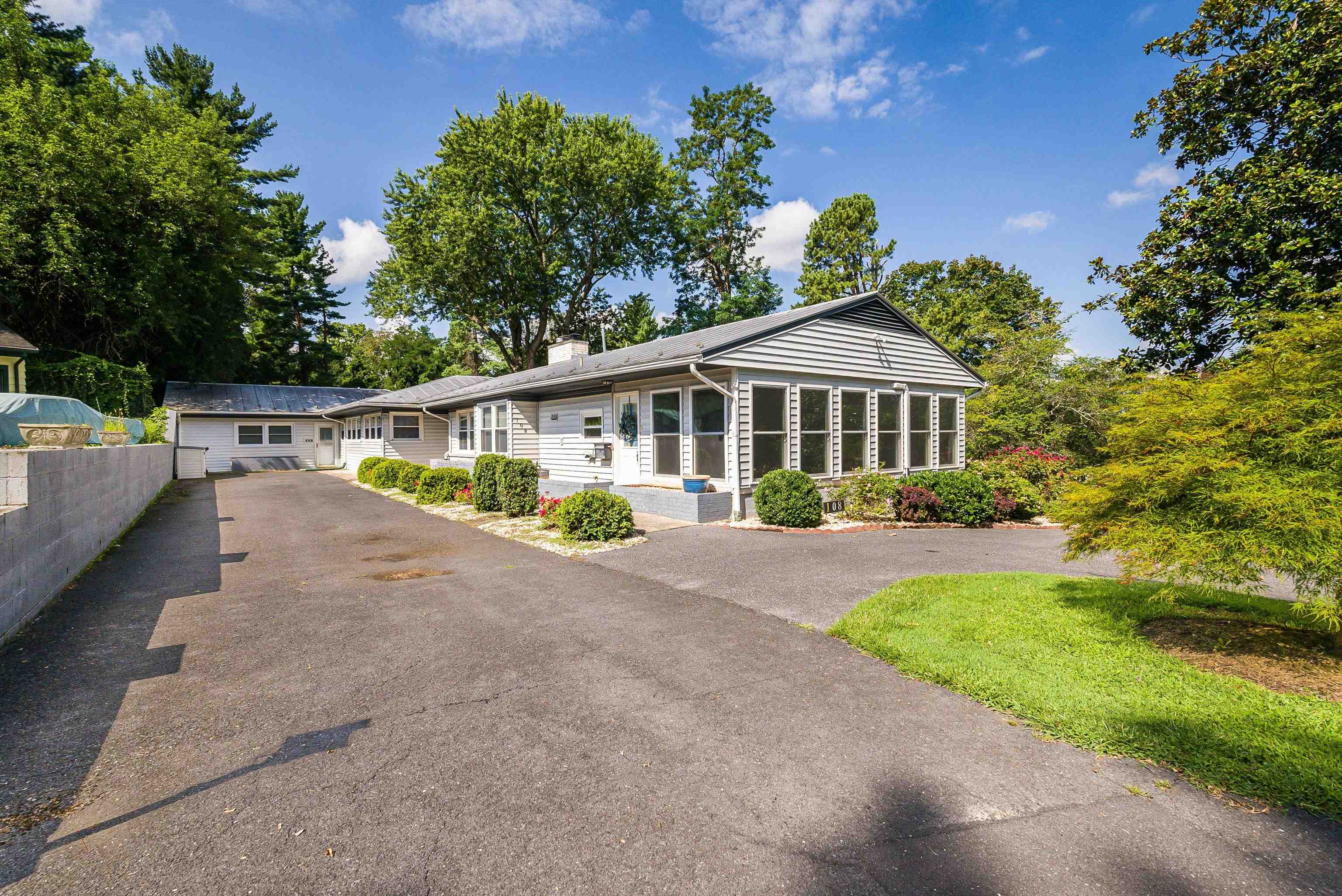108 OVERLOOK RD, STAUNTON, Virginia 24401, 4 Bedrooms Bedrooms, ,3 BathroomsBathrooms,Residential,108 OVERLOOK RD,667548 MLS # 667548