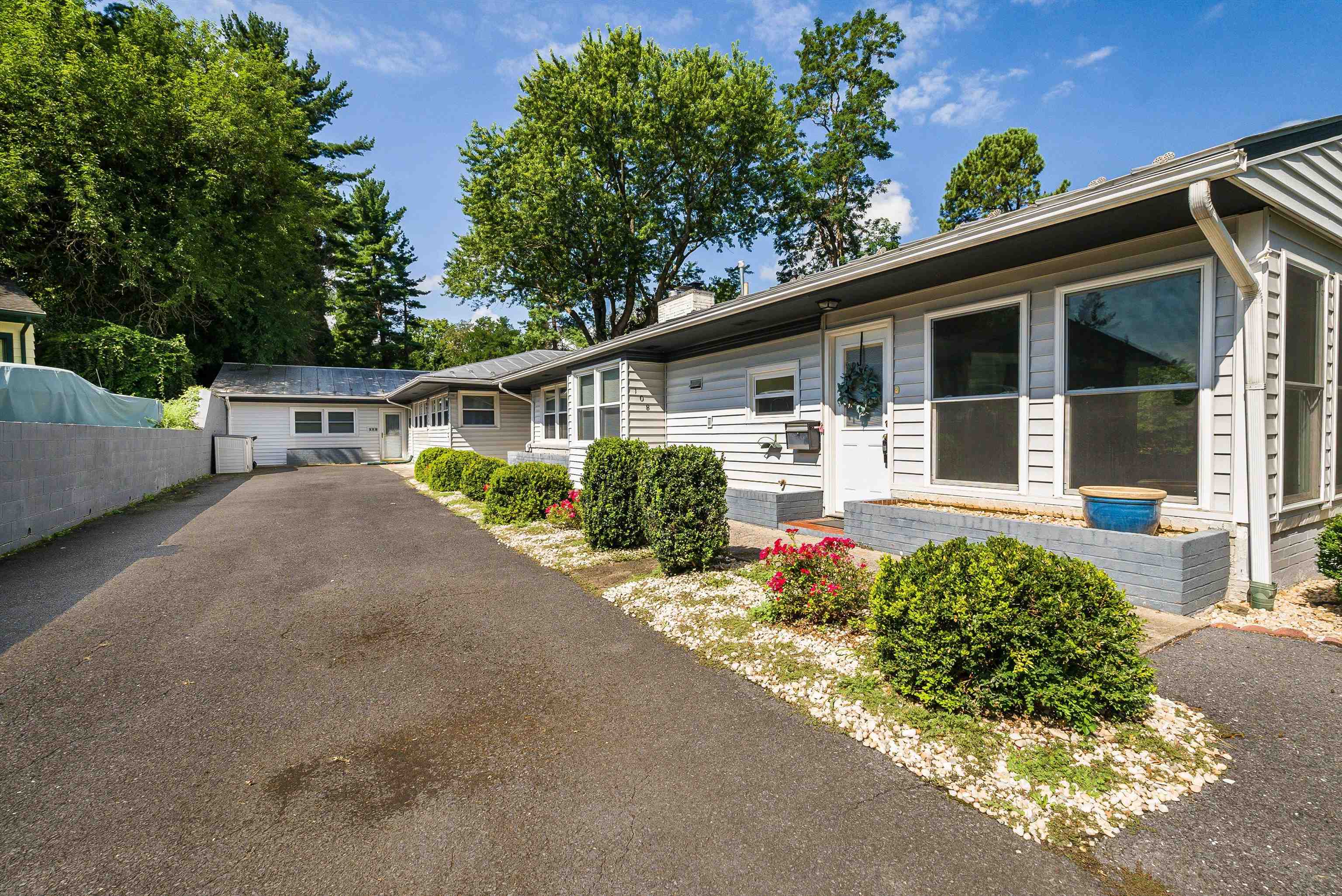 108 OVERLOOK RD, STAUNTON, Virginia 24401, 4 Bedrooms Bedrooms, ,3 BathroomsBathrooms,Residential,108 OVERLOOK RD,667548 MLS # 667548